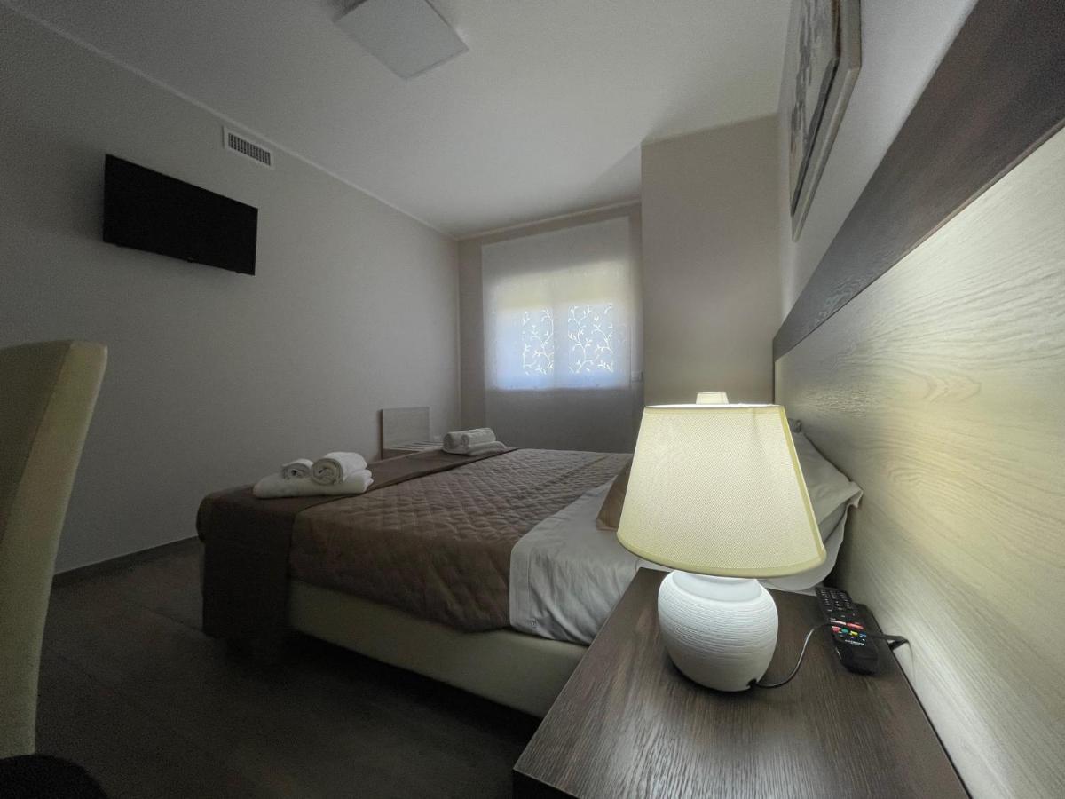 Mini B&B - Enrico Fermi Rende Ngoại thất bức ảnh