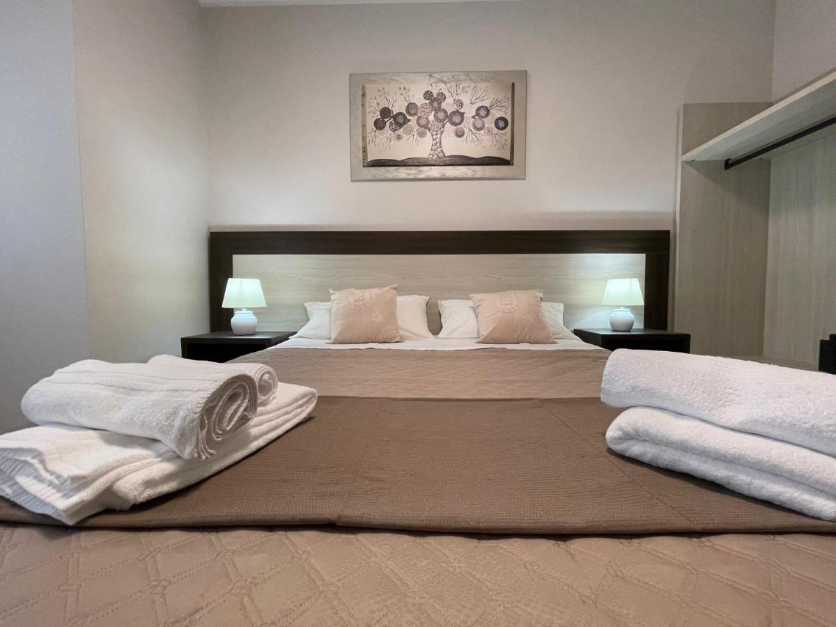 Mini B&B - Enrico Fermi Rende Ngoại thất bức ảnh