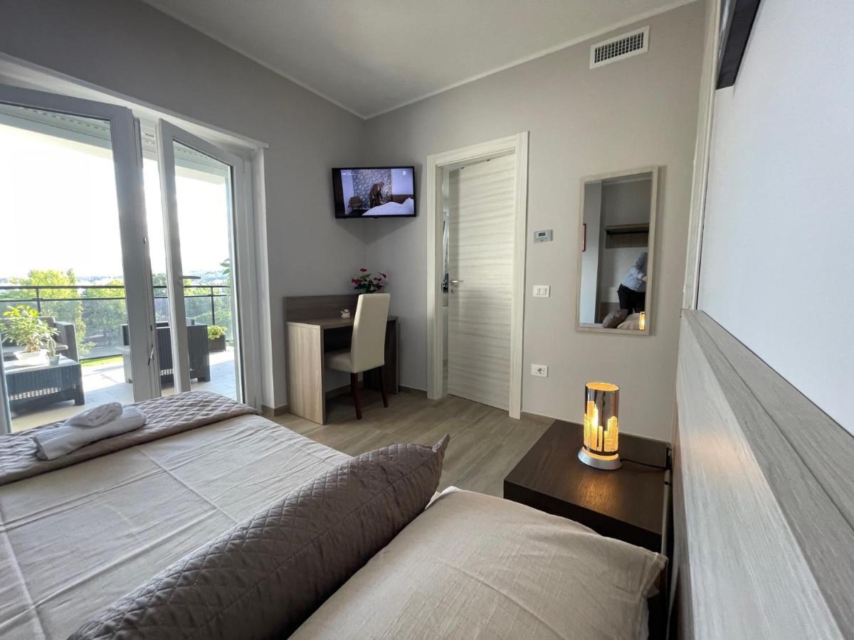 Mini B&B - Enrico Fermi Rende Ngoại thất bức ảnh